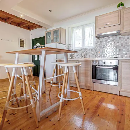 Ionelia Seaview Apartment 2 *