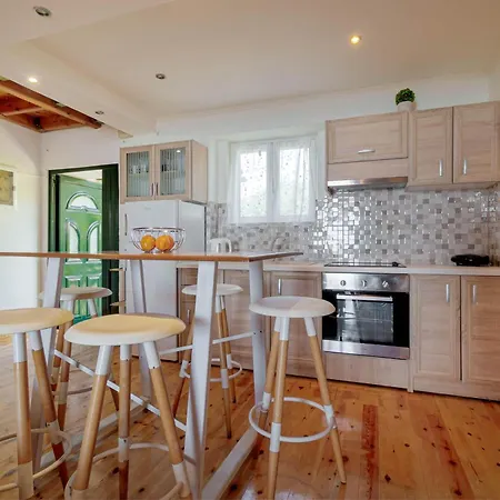 Ionelia Seaview Apartment 2